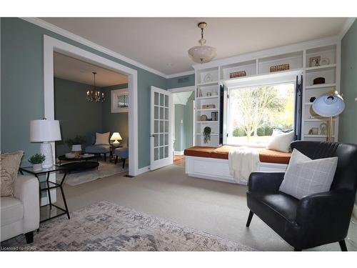 223 Mornington Street, Stratford, ON - Indoor Photo Showing Living Room