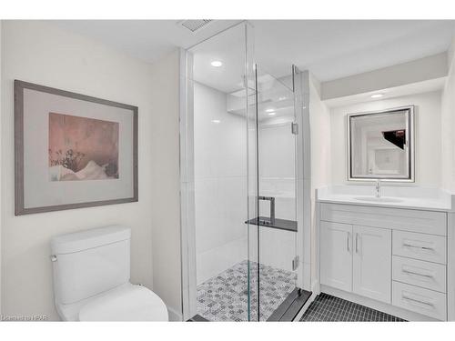 379 Niagara Boulevard, Fort Erie, ON - Indoor Photo Showing Bathroom