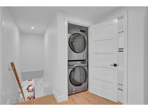 379 Niagara Boulevard, Fort Erie, ON - Indoor Photo Showing Laundry Room