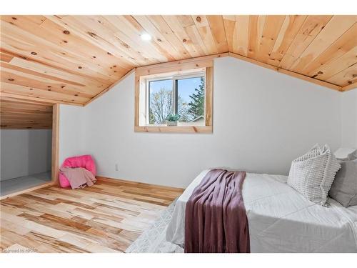 790 Garafraxa Street N, Durham, ON - Indoor Photo Showing Bedroom