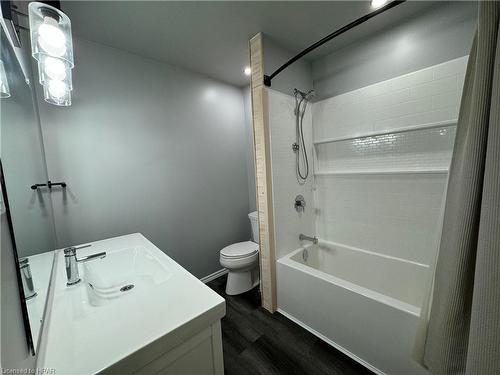 304-97 Huron Street, Stratford, ON - Indoor Photo Showing Bathroom