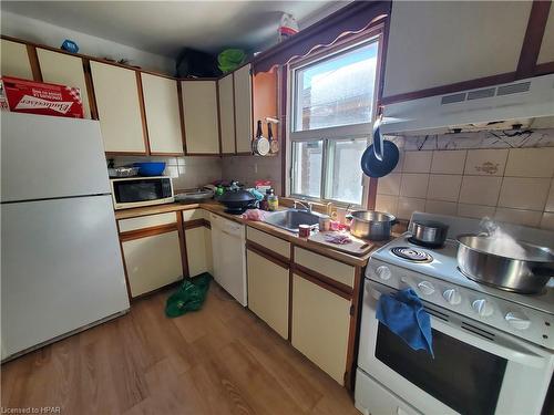 764 King Street, London, ON - Indoor Photo Showing Kitchen With Double Sink