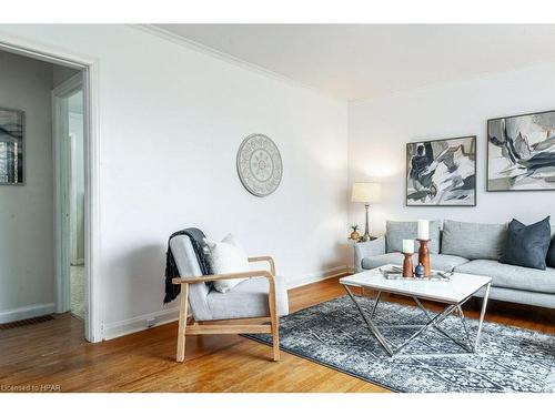 41 Daly Avenue, Stratford, ON - Indoor Photo Showing Living Room