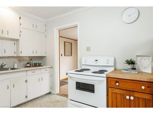 41 Daly Avenue, Stratford, ON - Indoor Photo Showing Kitchen