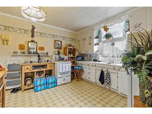 163 John Street, Harriston, ON - Indoor Photo Showing Laundry Room