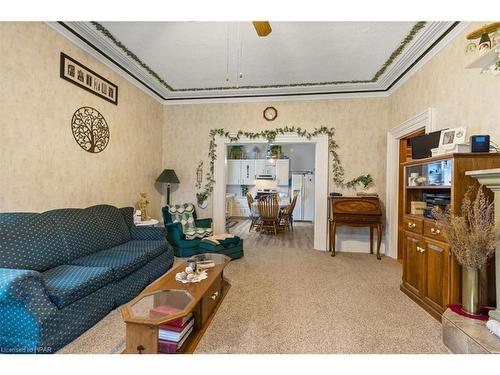 163 John Street, Harriston, ON - Indoor Photo Showing Living Room