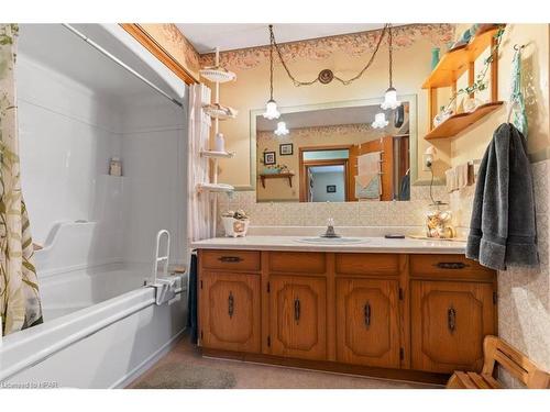 163 John Street, Harriston, ON - Indoor Photo Showing Bathroom