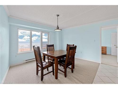 202-9 Pine Street, Grand Bend, ON - Indoor Photo Showing Dining Room