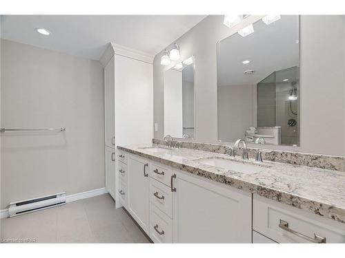 202-9 Pine Street, Grand Bend, ON - Indoor Photo Showing Bathroom