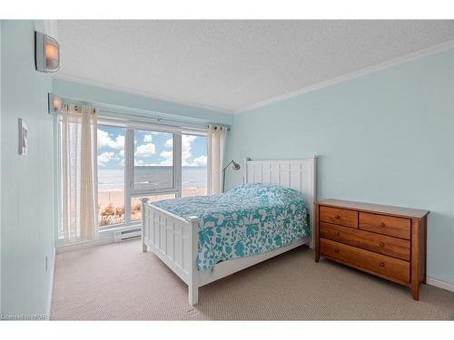 202-9 Pine Street, Grand Bend, ON - Indoor Photo Showing Bedroom