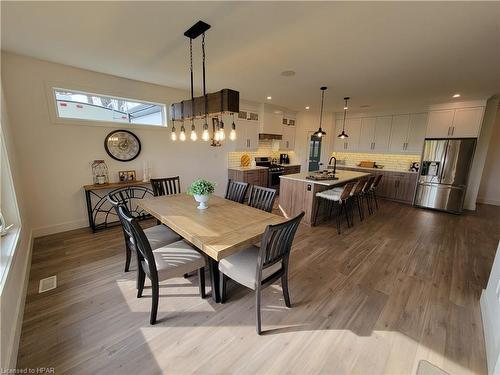 4557 Perth Road 180, Dublin, ON - Indoor Photo Showing Dining Room