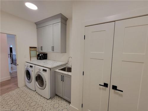 4557 Perth Road 180, Dublin, ON - Indoor Photo Showing Laundry Room