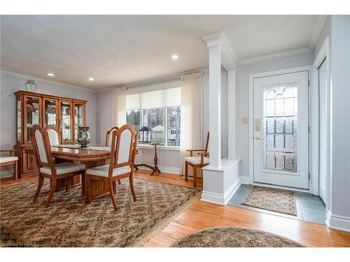 47 Walker Street, Clinton, ON - Indoor Photo Showing Dining Room