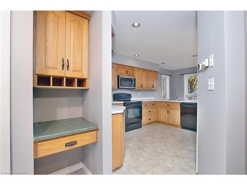 11 Wingfield Avenue, Stratford, ON - Indoor Photo Showing Kitchen