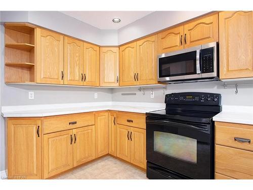 11 Wingfield Avenue, Stratford, ON - Indoor Photo Showing Kitchen