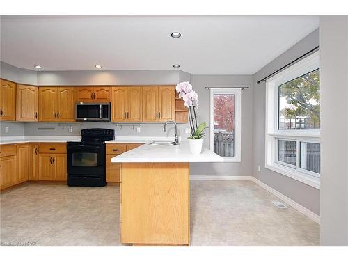 11 Wingfield Avenue, Stratford, ON - Indoor Photo Showing Kitchen