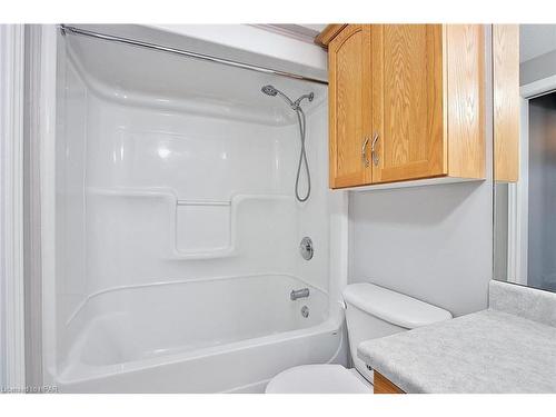 11 Wingfield Avenue, Stratford, ON - Indoor Photo Showing Bathroom