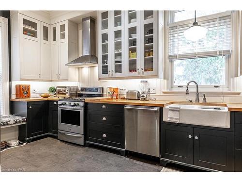 26 Daly Avenue, Stratford, ON - Indoor Photo Showing Kitchen