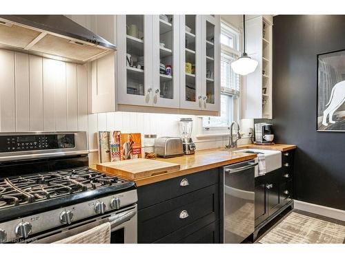 26 Daly Avenue, Stratford, ON - Indoor Photo Showing Kitchen