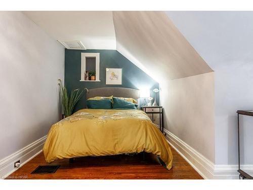 26 Daly Avenue, Stratford, ON - Indoor Photo Showing Bedroom