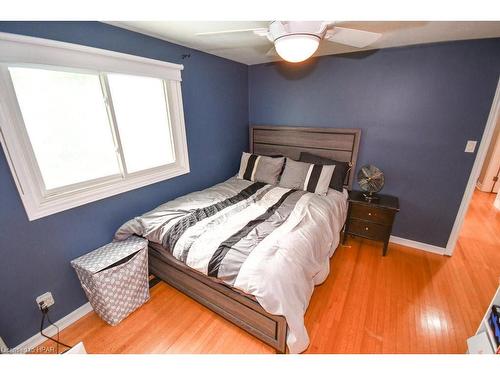 39 Park Lane Drive, Stratford, ON - Indoor Photo Showing Bedroom