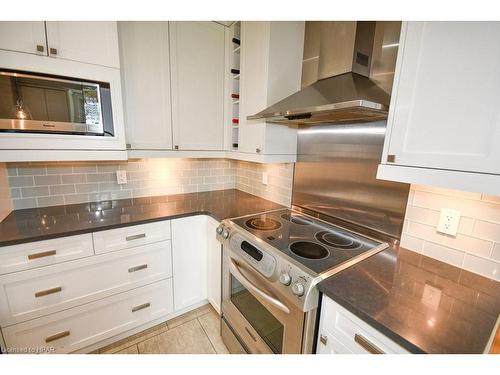 39 Park Lane Drive, Stratford, ON - Indoor Photo Showing Kitchen