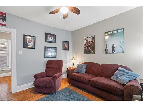 88 St David Street, Goderich, ON - Indoor Photo Showing Living Room