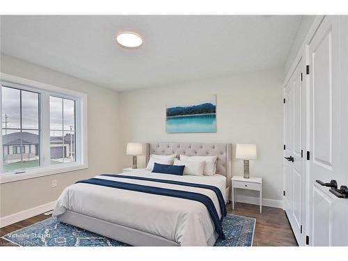 18 Linda Drive, Seaforth, ON - Indoor Photo Showing Bedroom