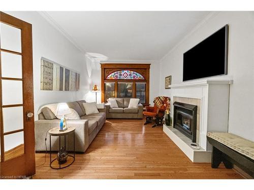 91 Wellington Street S, Goderich, ON - Indoor Photo Showing Living Room With Fireplace