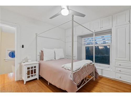 91 Wellington Street S, Goderich, ON - Indoor Photo Showing Bedroom