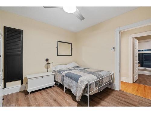 91 Wellington Street S, Goderich, ON - Indoor Photo Showing Bedroom