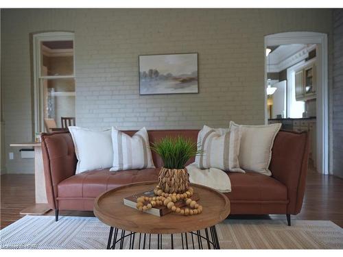 310 Northumberland Street, Ayr, ON - Indoor Photo Showing Living Room