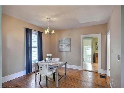 122 Huron Street, Clinton, ON - Indoor Photo Showing Dining Room