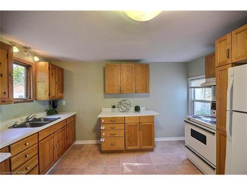 122 Huron Street, Clinton, ON - Indoor Photo Showing Kitchen With Double Sink