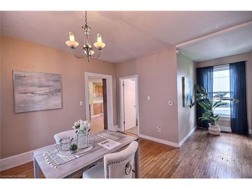 122 Huron Street, Clinton, ON - Indoor Photo Showing Dining Room