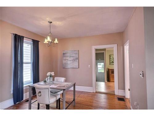 122 Huron Street, Clinton, ON - Indoor Photo Showing Dining Room