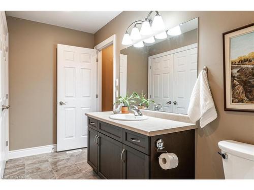 221-50 Galt Road Road, Stratford, ON - Indoor Photo Showing Bathroom