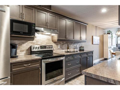 221-50 Galt Road Road, Stratford, ON - Indoor Photo Showing Kitchen With Upgraded Kitchen