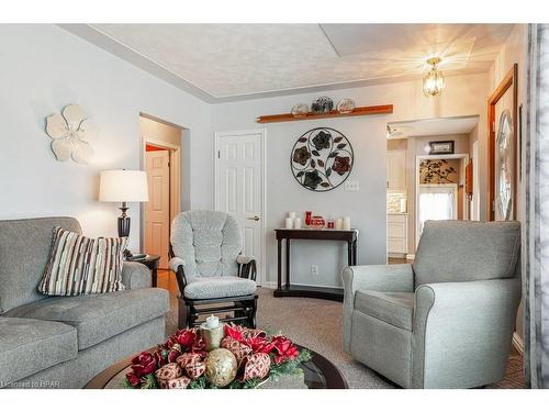 29 Mcdonald Street, Stratford, ON - Indoor Photo Showing Living Room