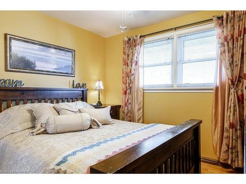 29 Mcdonald Street, Stratford, ON - Indoor Photo Showing Bedroom