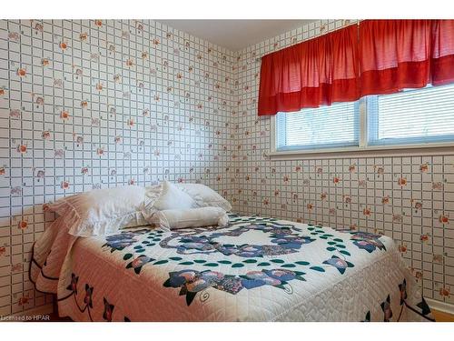 29 Mcdonald Street, Stratford, ON - Indoor Photo Showing Bedroom