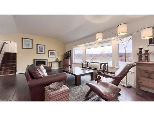 37001 Millar Street, Benmiller, ON - Indoor Photo Showing Living Room