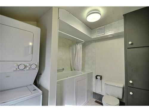 122 Mary Street, Clinton, ON - Indoor Photo Showing Laundry Room