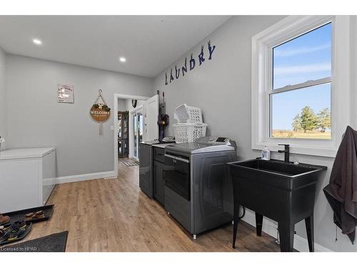 43830 Cranbrook Road, Brussels, ON - Indoor Photo Showing Laundry Room