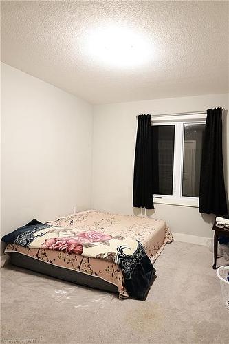 21-745 Chelton Road, London, ON - Indoor Photo Showing Bedroom