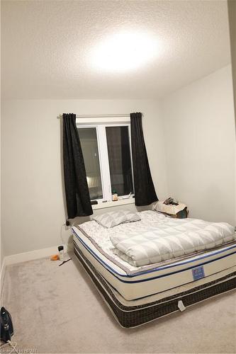 21-745 Chelton Road, London, ON - Indoor Photo Showing Bedroom