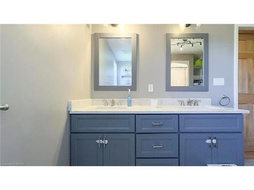 7808 Perth Road 131, Perth East, ON - Indoor Photo Showing Bathroom