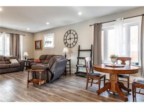 175 Mcnab St, Stratford, ON - Indoor Photo Showing Living Room