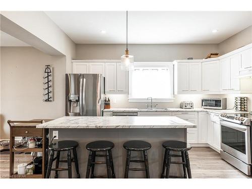 175 Mcnab St, Stratford, ON - Indoor Photo Showing Kitchen With Upgraded Kitchen