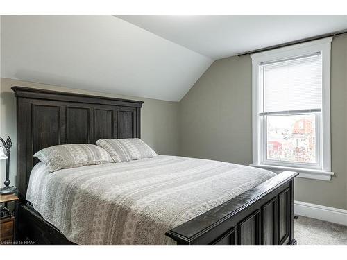 175 Mcnab St, Stratford, ON - Indoor Photo Showing Bedroom